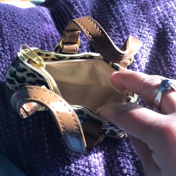Mini Leopard purse 👛 - Picture 2 of 3